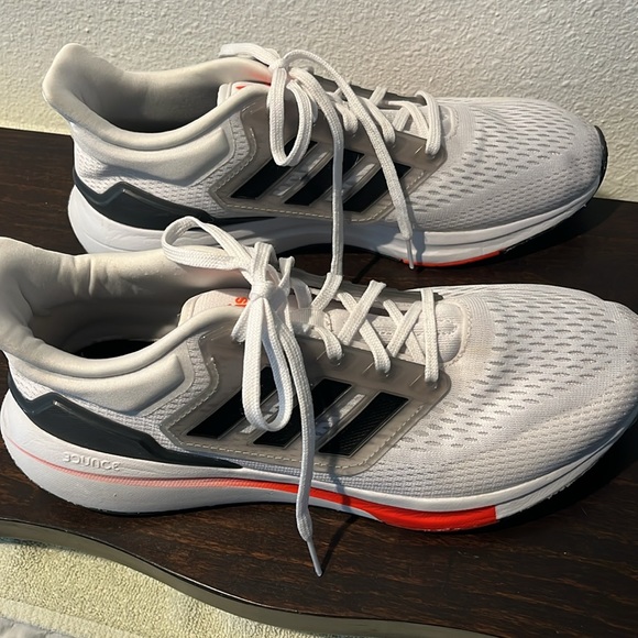 Adidas Mens Sneakers Size 9.5 Good Condition Normal Wear View Pics main image 6